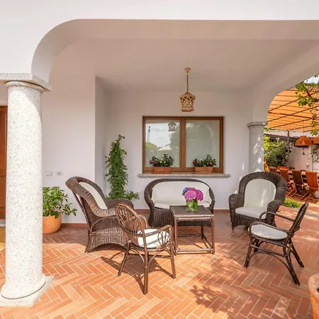 Rosa - Harmonious And Welcoming Brebbia