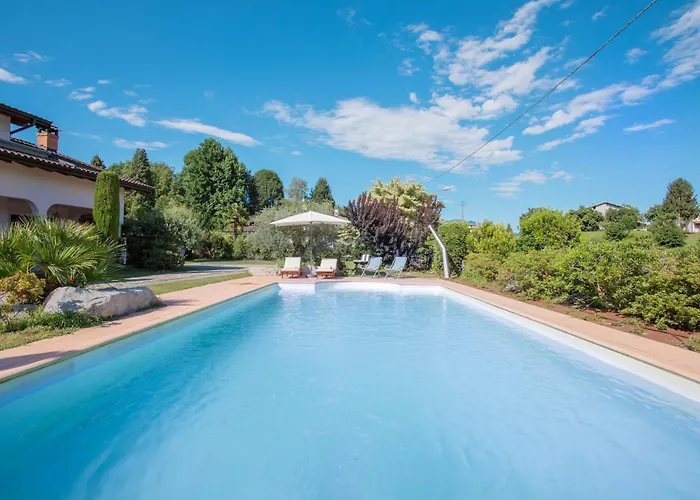 Rosa - Harmonious And Welcoming Brebbia