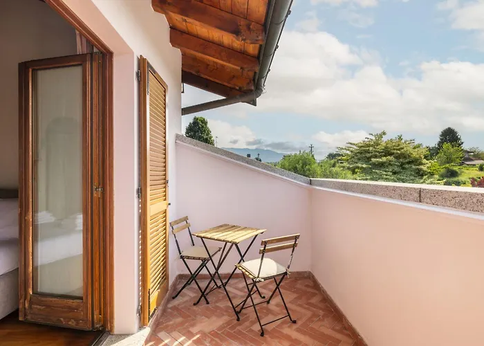 Rosa - Harmonious And Welcoming Villa Brebbia