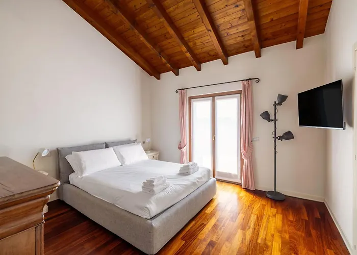 Rosa - Harmonious And Welcoming Villa Brebbia